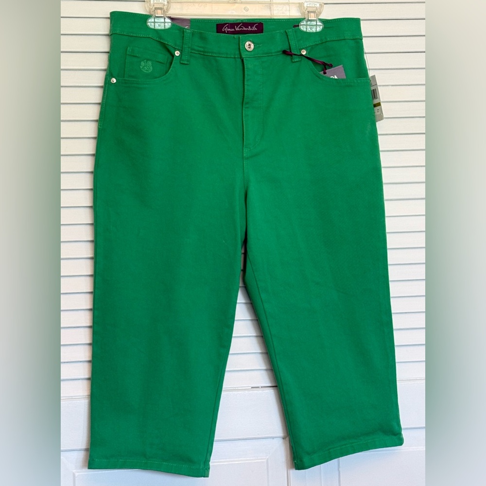 Gloria Vanderbilt Ladies Amanda Classic Fit Green Capri Jeans. Sz 14P. NWT